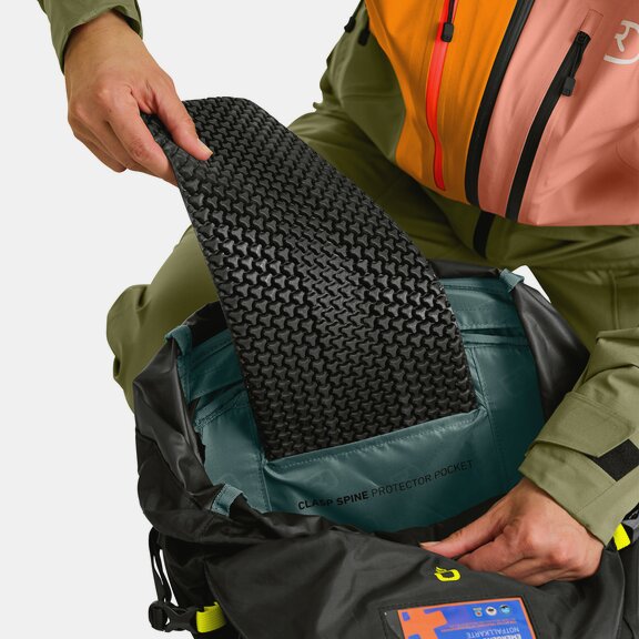 Freeride ski backpack store